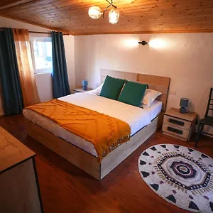 Grandpa House-attic App 4 , Tirana Albanie