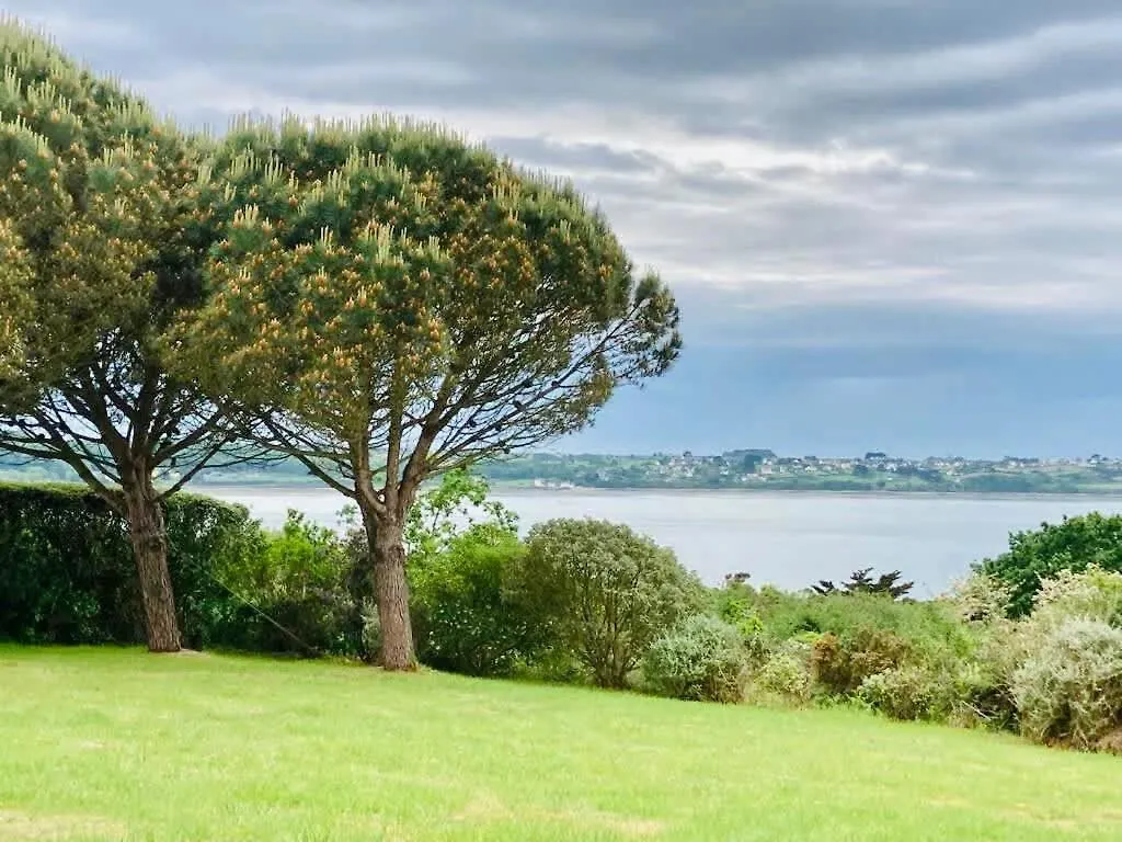 Kermartin - Maison De Famille Avec Vue Sur La Baie De Morlaix Plouézocʼh 0*,  France