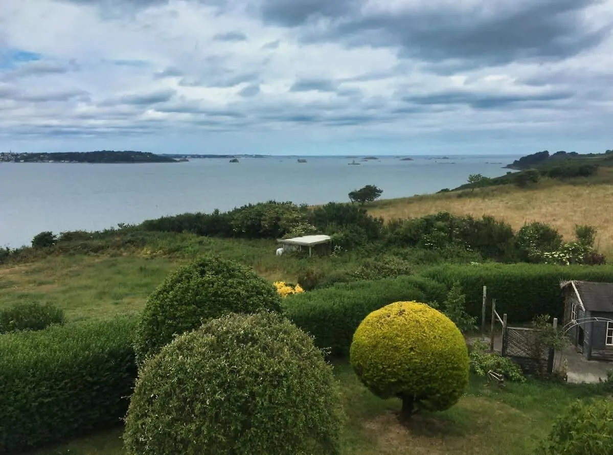 Kermartin - Maison De Famille Avec Vue Sur La Baie De Morlaix Plouézocʼh 0*,  France